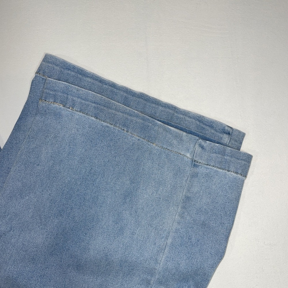 Elite Jeans Light Wash Wide Leg Buckle Detail Size 11 - Picture 2 of 7